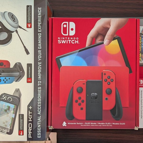 Nintendo Switch - OLED - 64 GB, Red, Mario Red Edition
