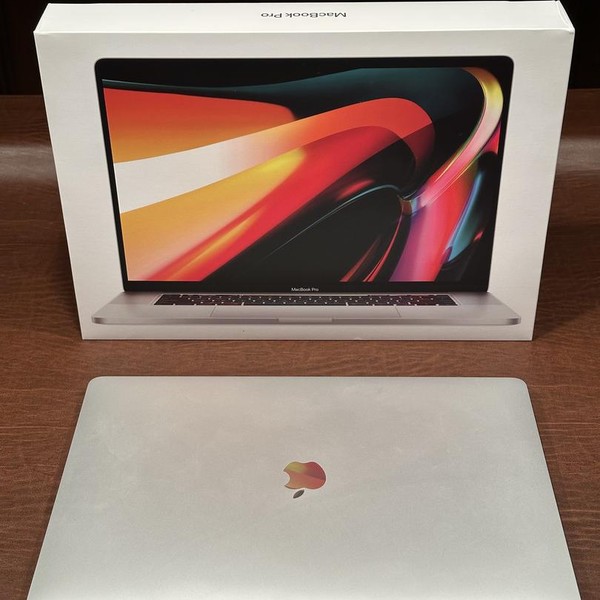 MacBook Pro 2019 - 16 inch - 1 TB, Silver, 32 GB, Intel Core i9