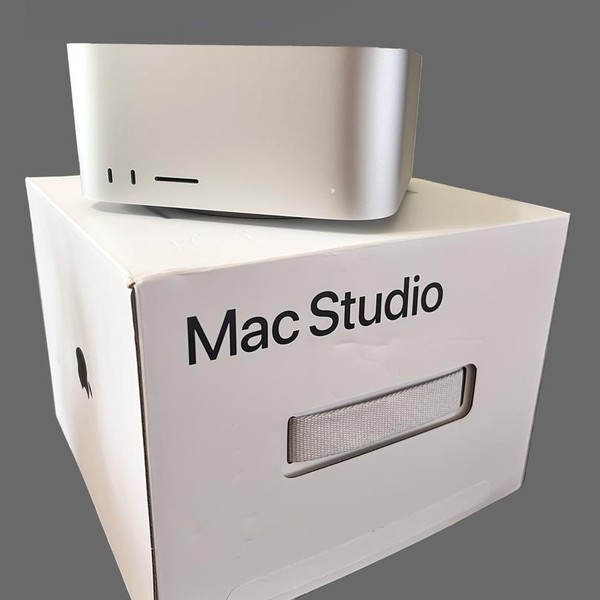 Mac Studio 2022 - 1 TB, 64 GB, Apple M1 Ultra, 48 Core GPU