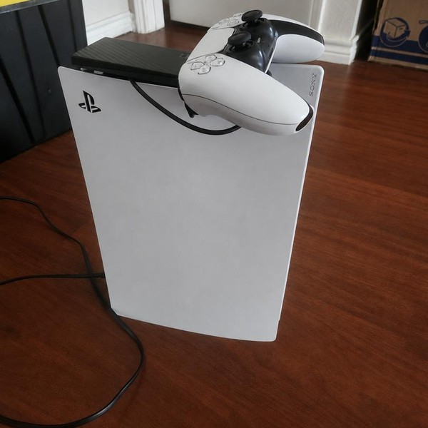PlayStation 5 Standard Edition (2020) - 825 GB, White, Standard Edition