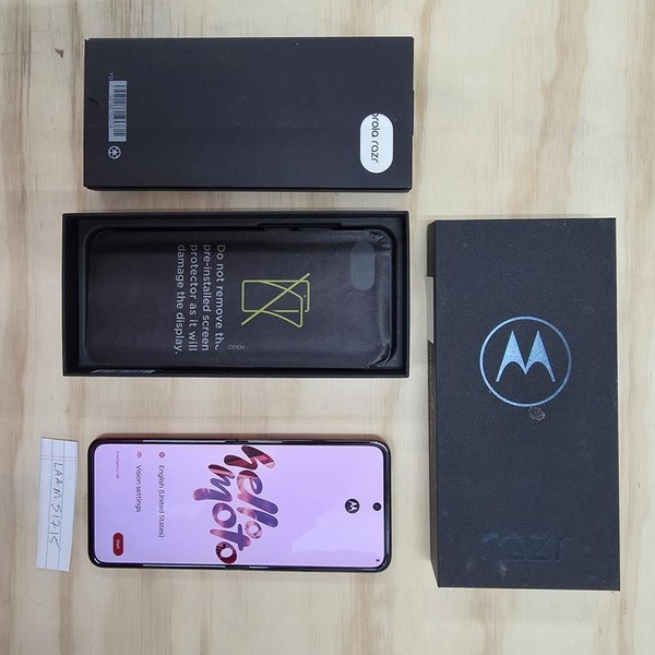 Motorola Razr (2024) - Unlocked, Orange, 256 GB, 8 GB