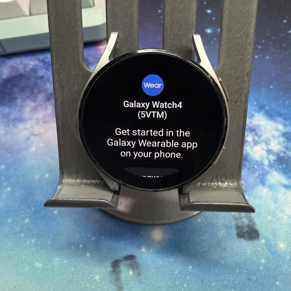 Samsung Galaxy Watch4 - Wi-Fi, Silver, 40mm