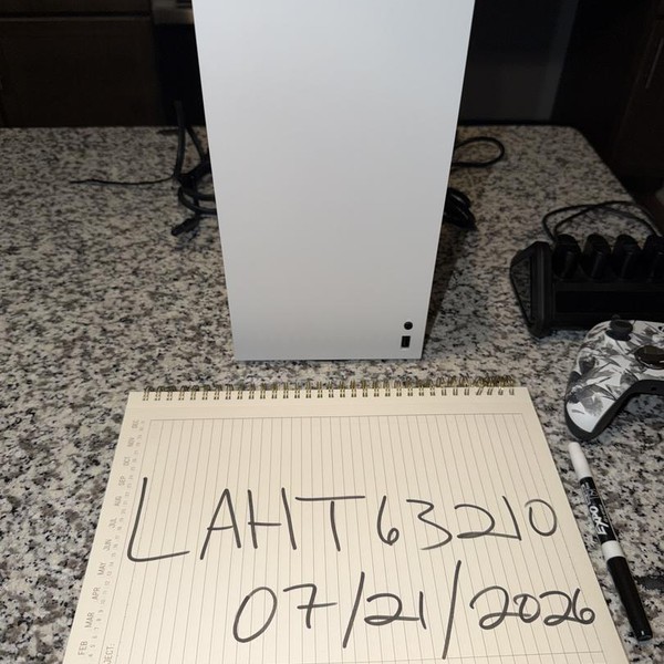 Xbox Series X (2020) - 1 TB, Robot White, All-Digital