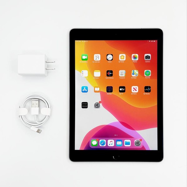 Apple iPad Pro 9.7 inch - Wi-Fi, 128 GB, Gray, A1673