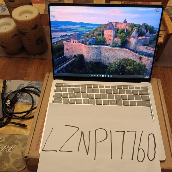 Microsoft Surface Laptop 7 - 1 TB, Platinum, 16 GB, Snapdragon X Elite, 13.8 inch