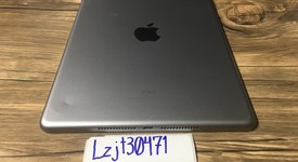 Good
													Apple iPad 5th Gen - Wi-Fi, Gray, 128 GB, A1822, photo 4 of 7