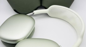 Used
													Apple AirPods Max - Green, photo 1 of 8
