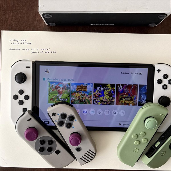 Nintendo Switch - OLED - 64 GB, White