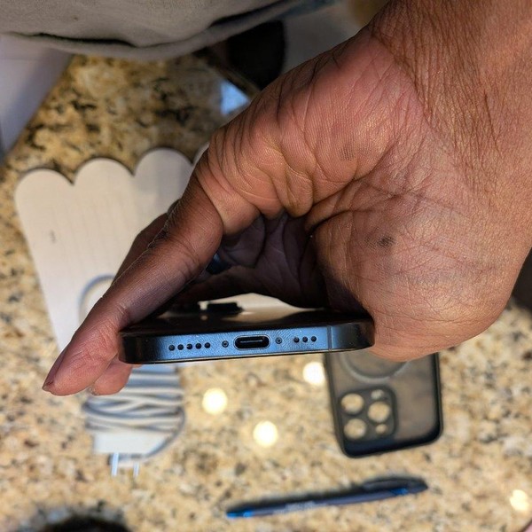 Apple iPhone 16 Pro - Unlocked, 256 GB, Black, A3083