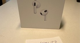 New
													Apple AirPods 3rd Gen - Lightning Case, photo 1 of 4
