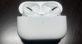 Used
													Apple AirPods Pro 1st Gen - MagSafe Case, photo 2 of 9