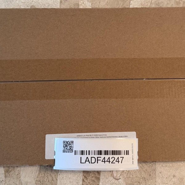 Apple iPad 6th Gen - Wi-Fi, 32 GB, Gray, A1893