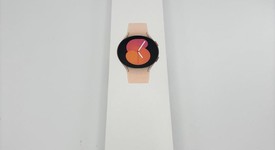 New
													Samsung Galaxy Watch5 - Unlocked, Gold, 40mm, photo 1 of 3