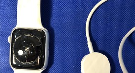 Good
													Apple Watch Series 5 44mm - Unlocked, Silver, A2095 Cellular, Aluminum, photo 4 of 5