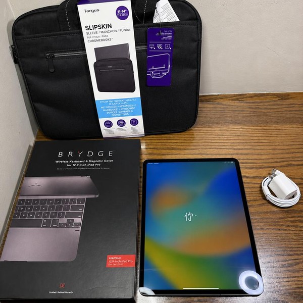 Apple iPad Pro 12.9 inch 3rd Gen 2018 - Unlocked, 512 GB, Gray, A2014