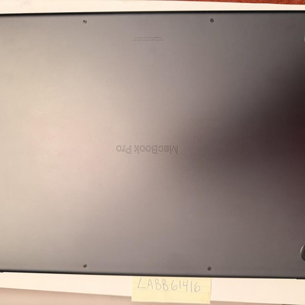 MacBook Pro Late 2023 (M3) - 16 inch - 512 GB, Black, 18 GB, Apple M3 Pro 12-core, 18-core GPU