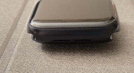 Mint
													Apple Watch SE 2nd Gen 40mm - Midnight, A2722 - GPS, Aluminum, photo 4 of 9