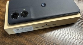 Mint
													Motorola Edge (2024) - Metro by T-Mobile, Black, 256 GB, 8 GB, photo 5 of 12