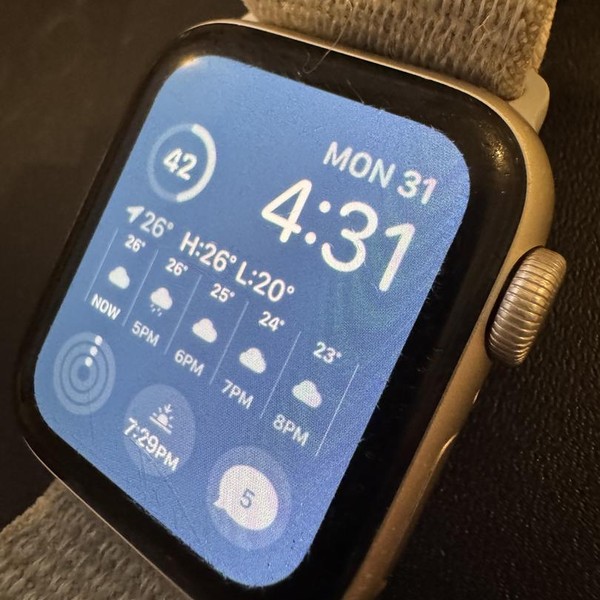 Apple Watch SE (2nd Gen) 40mm - Silver, A2722 - GPS, Aluminum