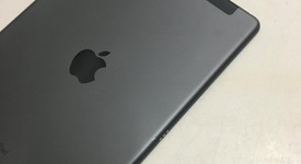 Good
													Apple iPad 9th Gen - Unlocked, Gray, 64 GB, A2603, photo 2 of 6