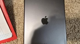 Good
													Apple iPad 7th Gen - Unlocked, Gray, 32 GB, A2200, photo 3 of 6