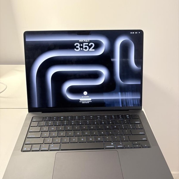 MacBook Pro 2026 - 14 inch (M5) - 1 TB, Space Black, 24 GB, Apple M5, Standard Display