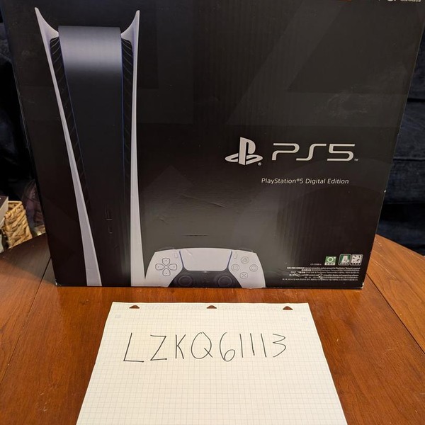 PlayStation 5 Digital Edition (2020) - White, 825 GB, Digital Edition