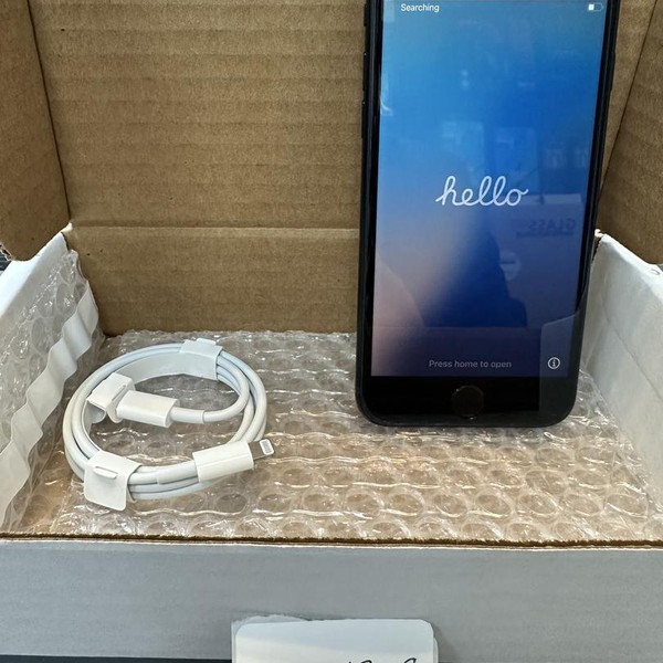 Apple iPhone SE 3rd Gen 2022 - Unlocked, 64 GB, Midnight, A2595