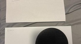 Mint
													Xbox Series S (2020) - Robot White, 1 TB, photo 2 of 9