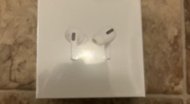Used
													Apple AirPods Pro 1st Gen - MagSafe Case, photo 5 of 7