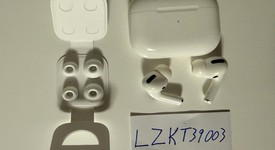 Used
													Apple AirPods Pro - Wireless Case, photo 1 of 9