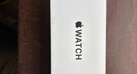 New
													Apple Watch SE 2nd Gen 40mm - Midnight, A2722 - GPS, Aluminum, photo 3 of 4