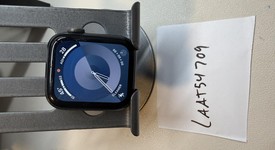 Fair
													Apple Watch SE 1st Gen 40mm - Unlocked, Gray, A2353 - Cellular, Aluminum, photo 5 of 6