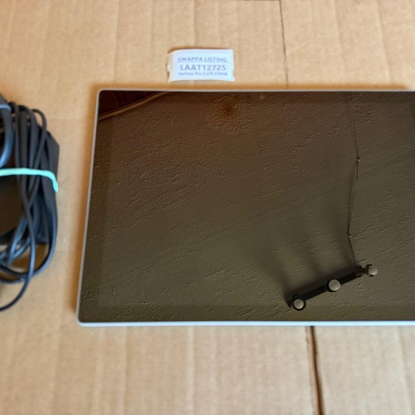 Microsoft Surface Pro 5 (2017) - Unlocked, Silver, 256 GB, 8 GB, LTE