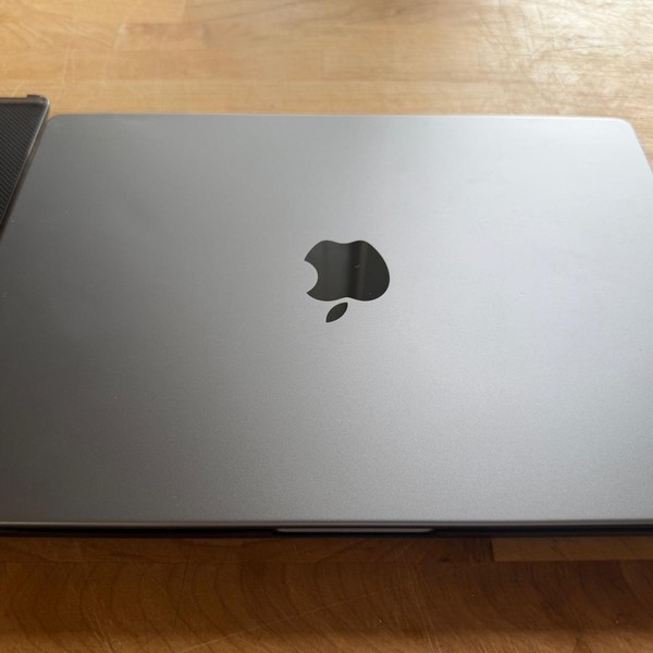 MacBook Pro 2023 - 14 inch - 512 GB, Gray, 16 GB, Apple M2 Pro 10-core