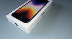 New
													Apple iPhone SE 3rd Gen 2022 - Unlocked, Midnight, 64 GB, A2595, photo 3 of 4