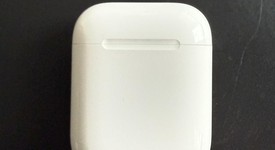 Used
													Apple AirPods 2nd Gen - Lightning Case, photo 4 of 4