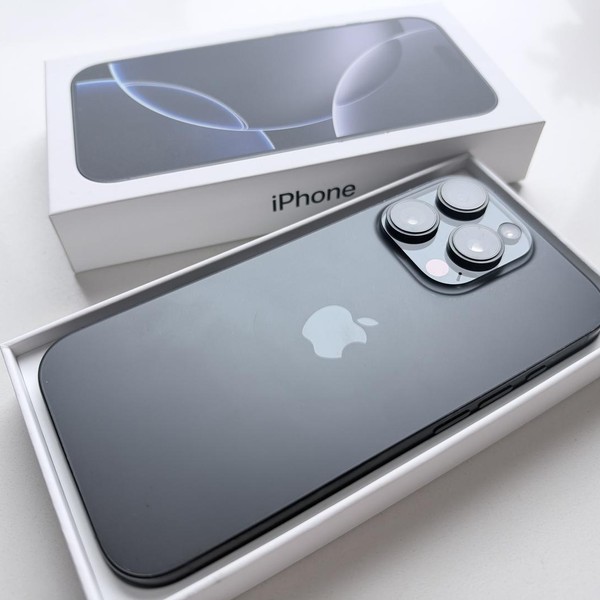 Apple iPhone 16 Pro - Unlocked, 256 GB, Black, A3083