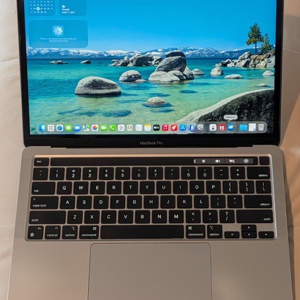 MacBook Pro 2020 - 13 inch - 256 GB, Gray, 8 GB, Apple M1