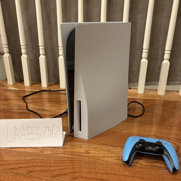 PlayStation 5 Standard Edition (2020) - White, 825 GB, Standard Edition