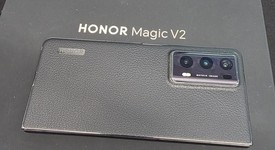 Mint
													Honor Magic V2 - Unlocked Non-US, Black, 512 GB, 16 GB, photo 5 of 8