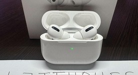 Used
													Apple AirPods Pro 1st Gen - MagSafe Case, photo 1 of 9