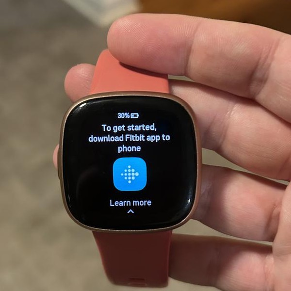 Fitbit Versa 4 - Rose Gold