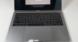 Fair
													MacBook Pro 2016 (With Touch Bar) - 13" - Gray, 512 GB, 16 GB, photo 1 of 8