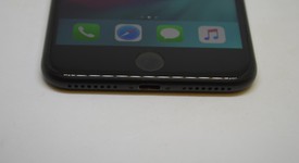 Good
													Apple iPhone 7 Plus - Unlocked, Black, 256 GB, A1661, photo 4 of 11