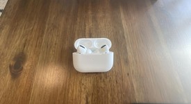 Used
													Apple AirPods Pro 1st Gen - Wireless Case, photo 3 of 5