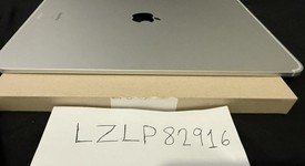 Mint
													Apple iPad Pro 13" (M4) 2024 - Unlocked, Silver, 256 GB, 8 GB, A2926, Standard Glass, photo 5 of 8