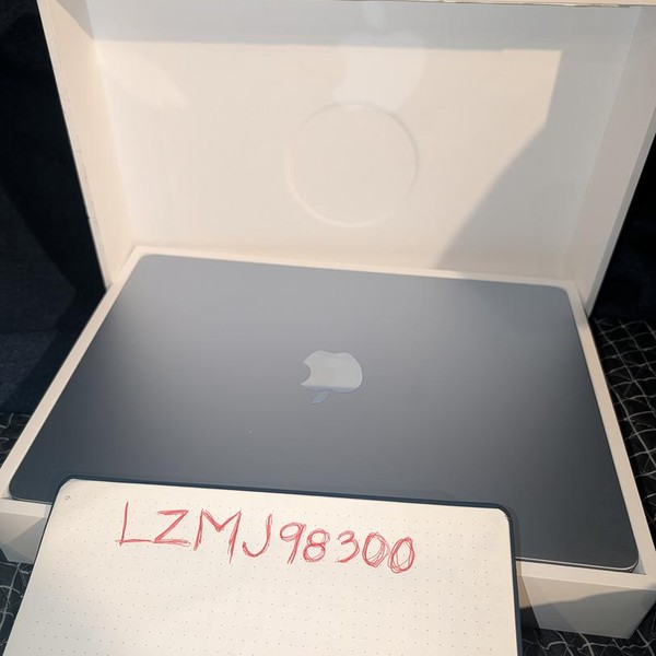 MacBook Air 2025 (M4) - 13 inch - 256 GB, Silver, 16 GB, Apple M4