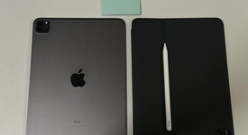 Good
													Apple iPad Pro 11" 2nd Gen 2020 - Unlocked Non-US, Gray, 128 GB, A2230, photo 2 of 3