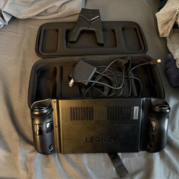 Lenovo Legion Go - 1 TB, Black, 16 GB, AMD Ryzen Z1 Extreme